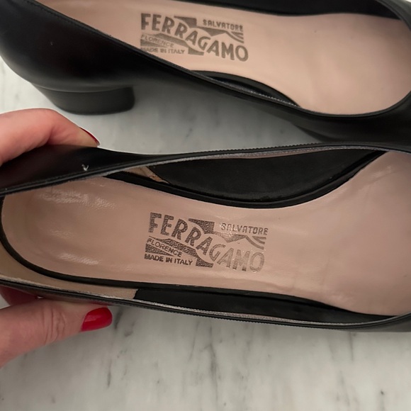 Salvatore Ferragamo Black Leather Heels with Bow - Picture 8 of 10